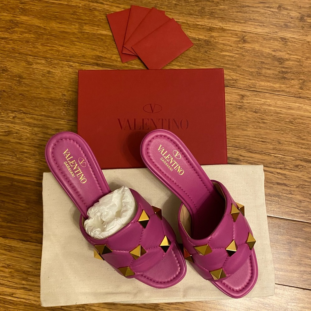 EUC Valentino Giant Rockstud Sandals